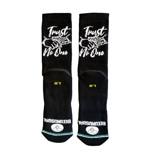 Bee Unusual Street Sugar "Trust No One" socks BLK